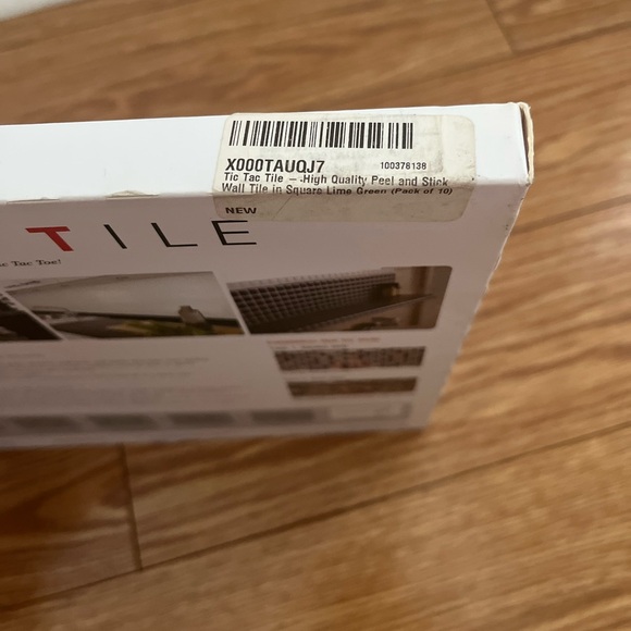 Tic Tac Tile DIY Self-Adhesive 3D Tile in Square Lime Green 🧩 - Picture 4 of 4